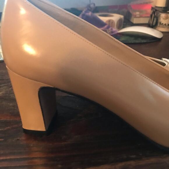 Salvatore Ferragamo two toned heeled shoes - Picture 2 of 8